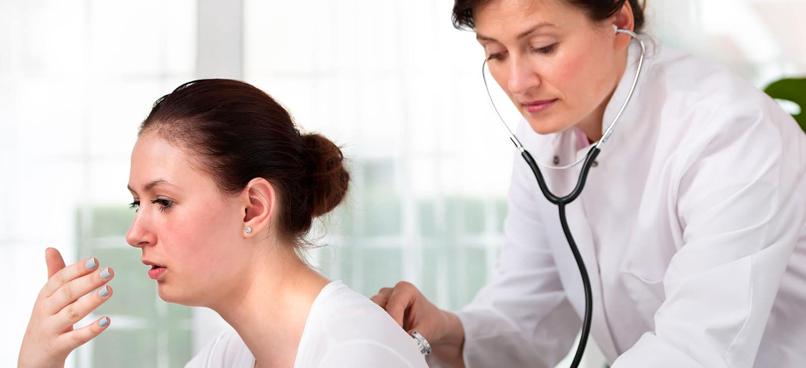 Image of a doctor treating a patient on PSA Financial's website